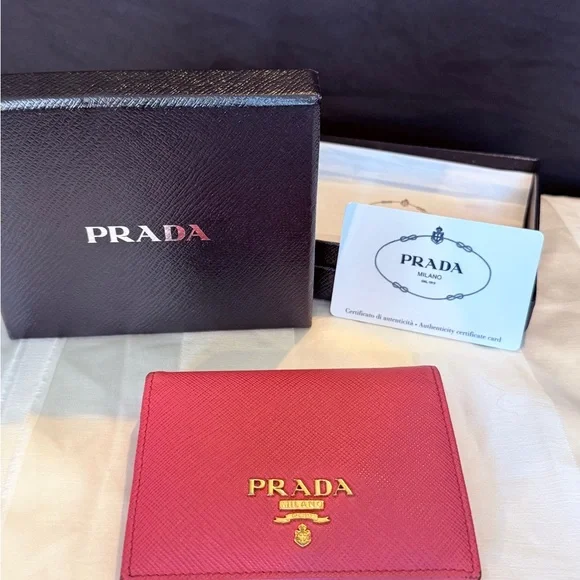 Prada Saffiano Pink Wallet - Picture 2 of 10